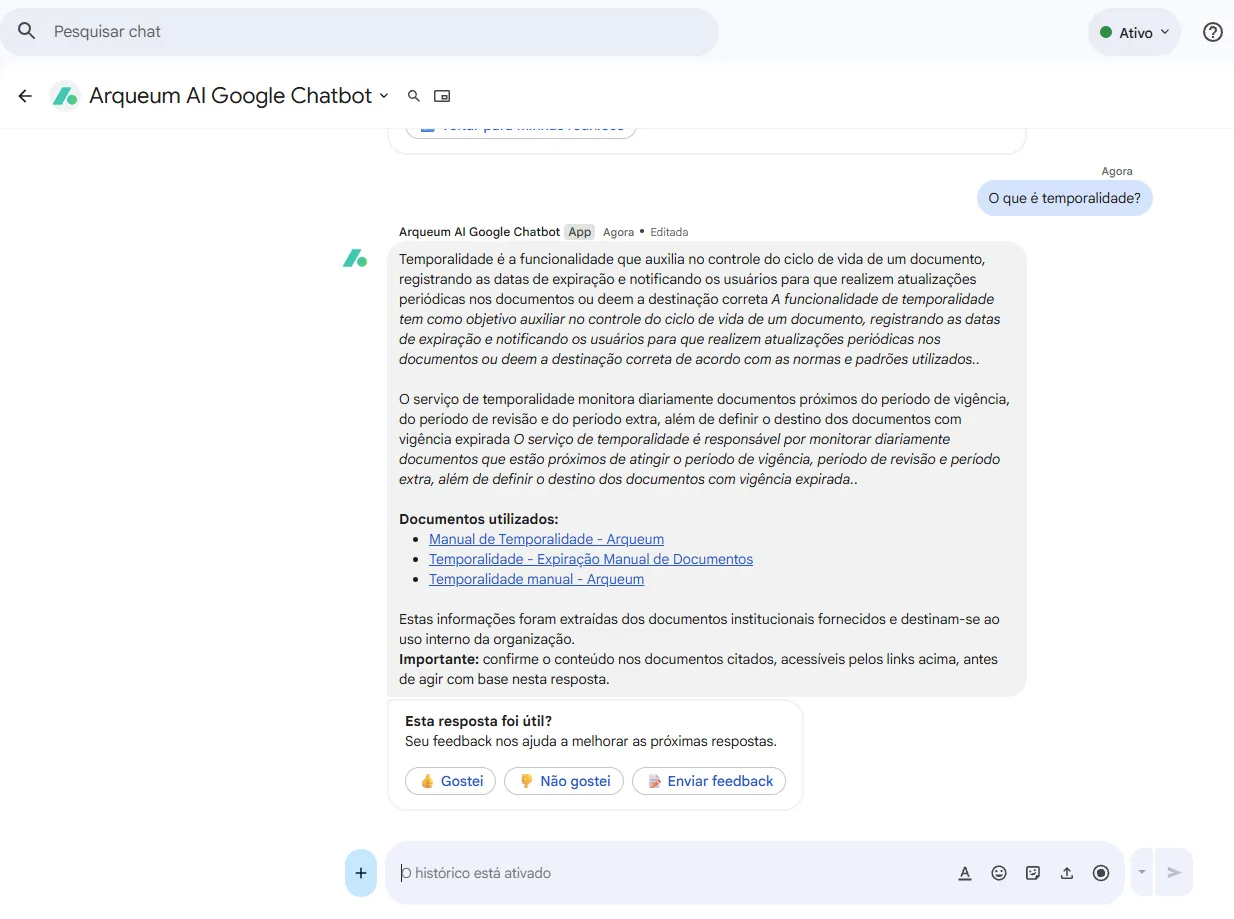 O mesmo assistente Arqueum no Google Chat, respondendo com fontes citadas